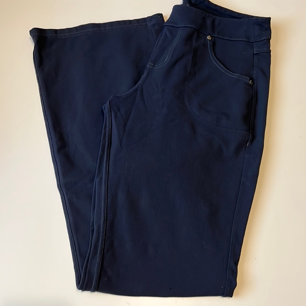 Athleta Bettona style pants. Size Medium. Pull on stretch with wide leg